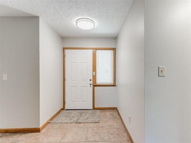 Foto del edificio - 306 S Mercedes Dr