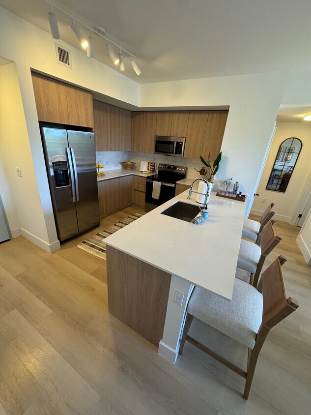 Foto principal - 2545 NE 183rd St