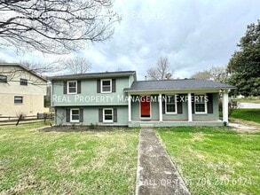 Building Photo - 900 Tally Ho Ct