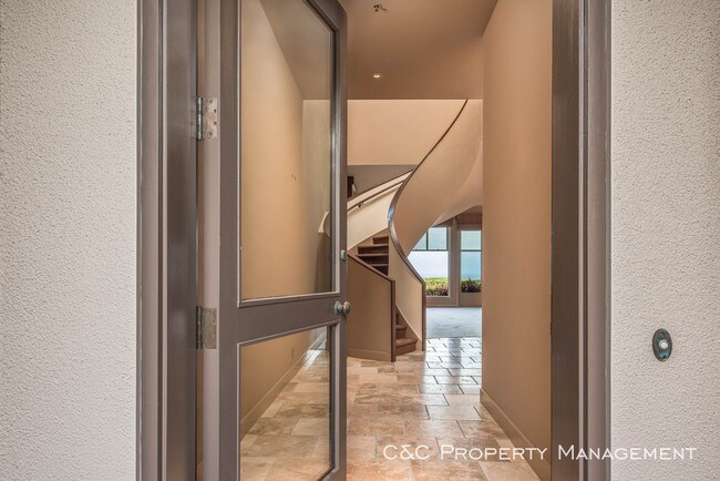 Foto del edificio - Elegant Spanish Bay Waterfront Condo