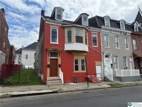 Building Photo - 305 N 2nd St