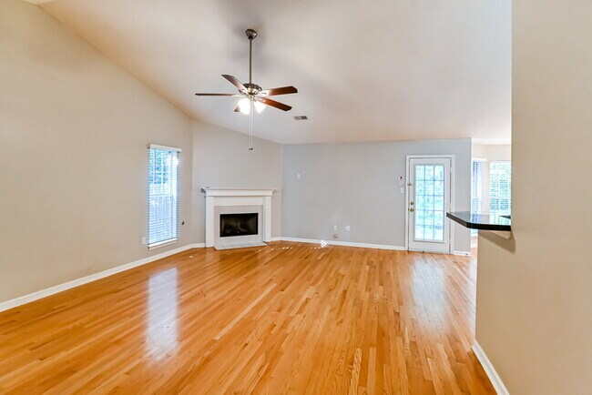 Building Photo - 1816 Northwood Hills Cove