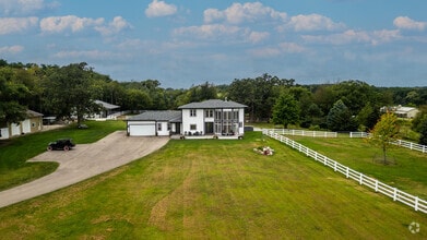 Building Photo - W1940 Co Rd D