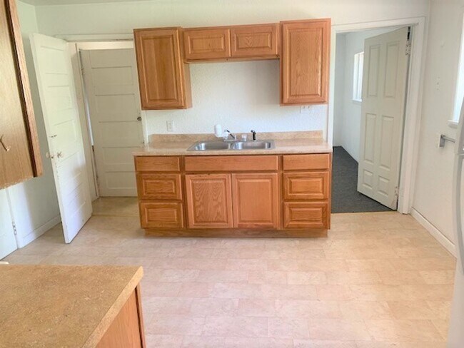 Foto del edificio - 2 Bedroom/1 bath house in Carlin with garage