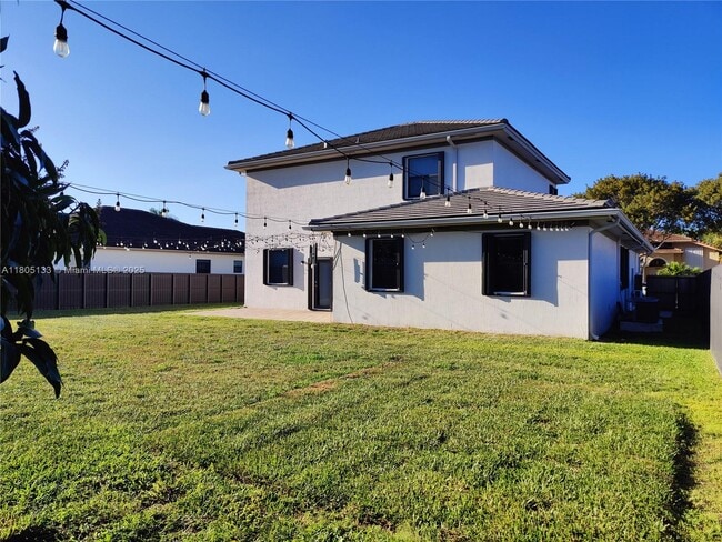 Building Photo - 15752 SW 44th Terrace