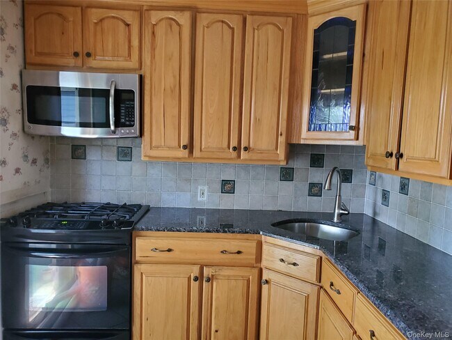 Foto del edificio - 30 Jervis Ave