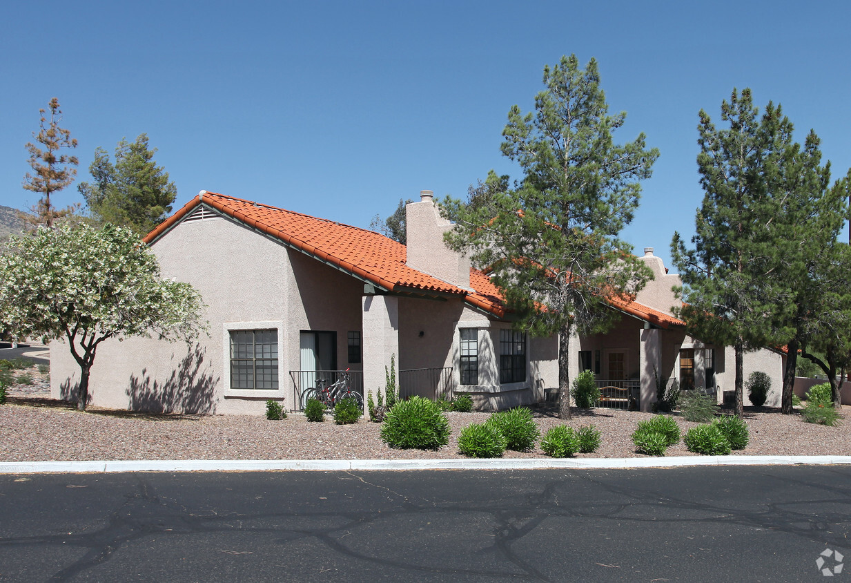 Catalina Apartments Tucson