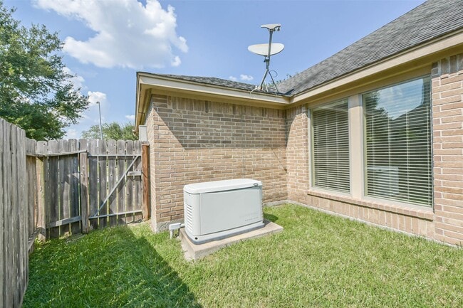 Building Photo - 13010 Gentle Water Dr