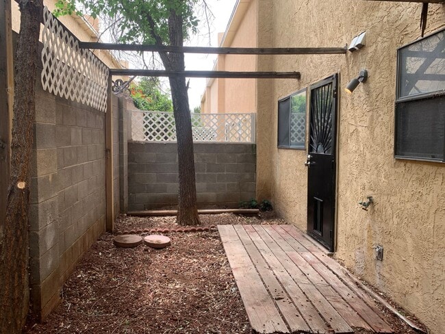 Foto del edificio - Townhome Style 2bed/1.5 bath