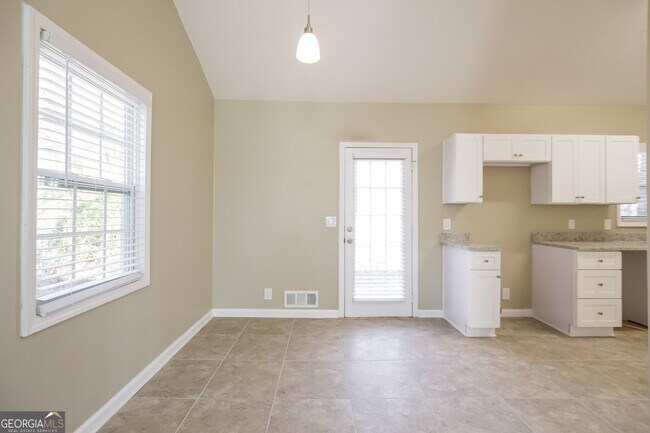 Foto del edificio - 302 W Paulding Blvd