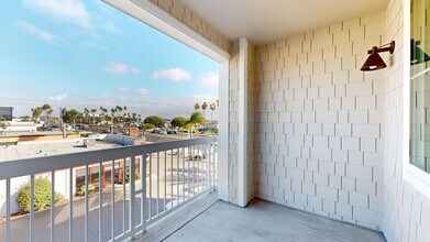 Interior Photo - Beach & Ocean