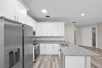 Building Photo - 9342 Lake Abby Ln