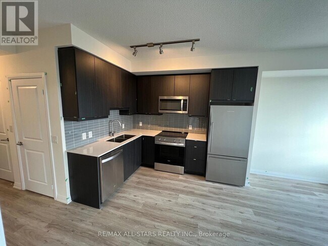 Photo du bâtiment - 3270 Sheppard Ave E