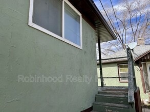 Building Photo - 756 1/2 Maple St