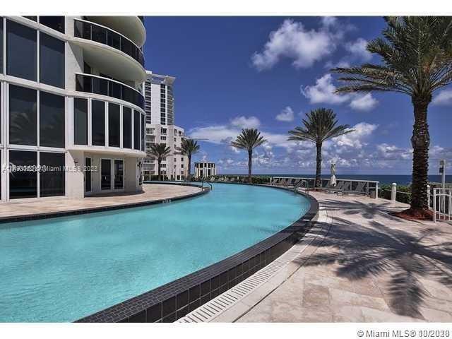 Building Photo - 17201 Collins Ave