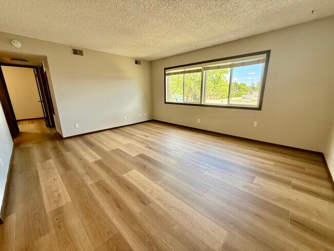 Foto del edificio - Elmcrest Estates