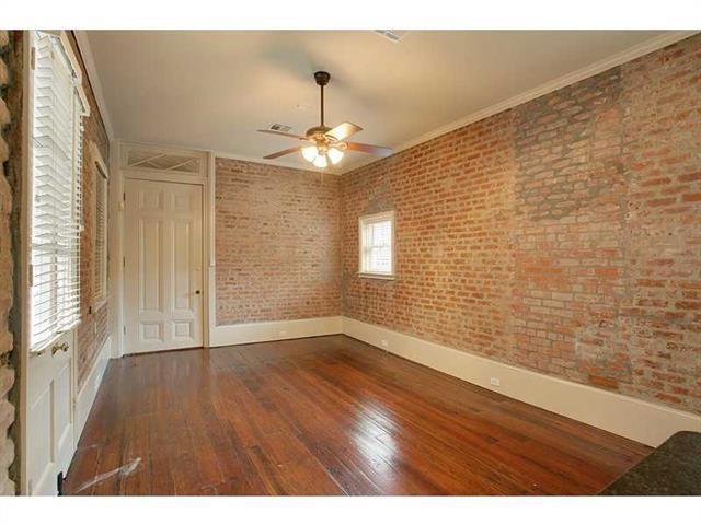 Building Photo - 927 Toulouse St