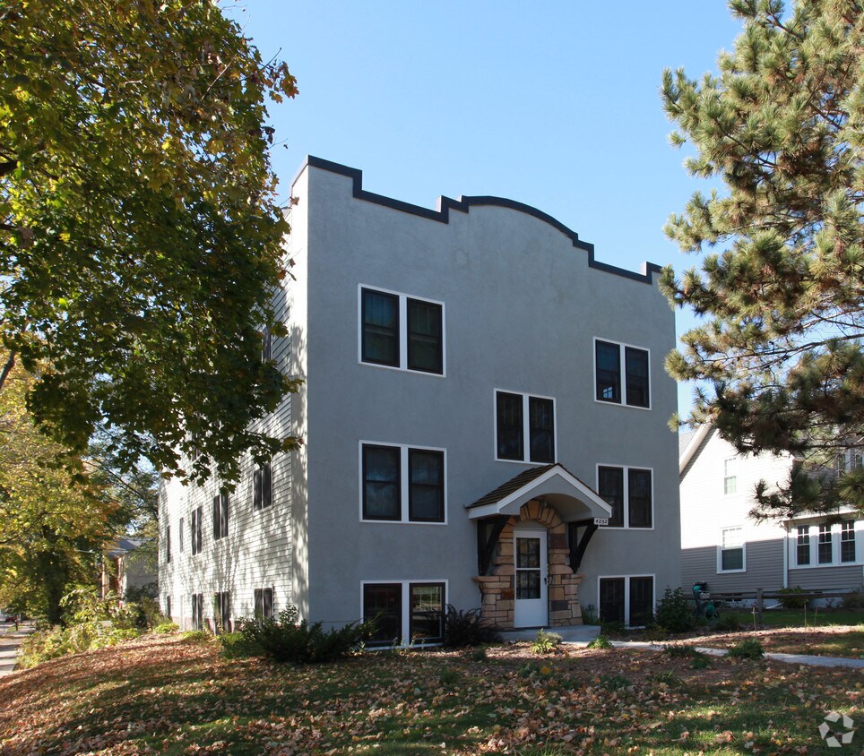 Primary Photo - 4252 28th Ave S