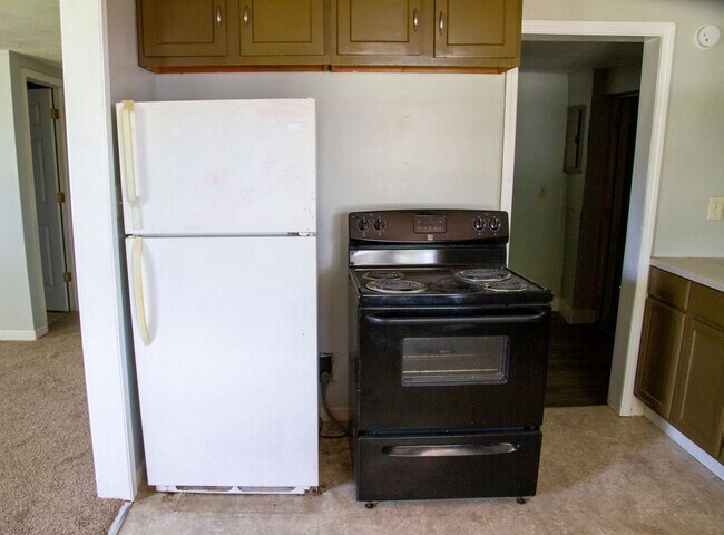 Foto del edificio - Spacious Three Bedroom Two Bath Home