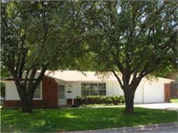 Building Photo - 8101 Beechwood Dr