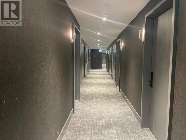 Building Photo - 308 Jarvis St