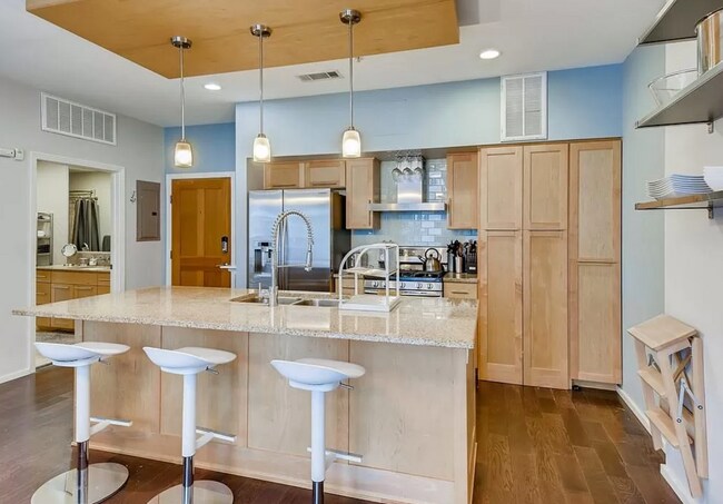 Building Photo - 1600 Barton Springs Rd