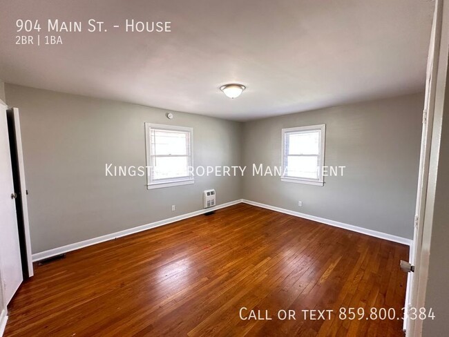 Building Photo - Charming 2 bedroom house now available!