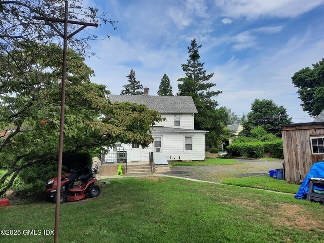 Building Photo - 55 Valley Rd