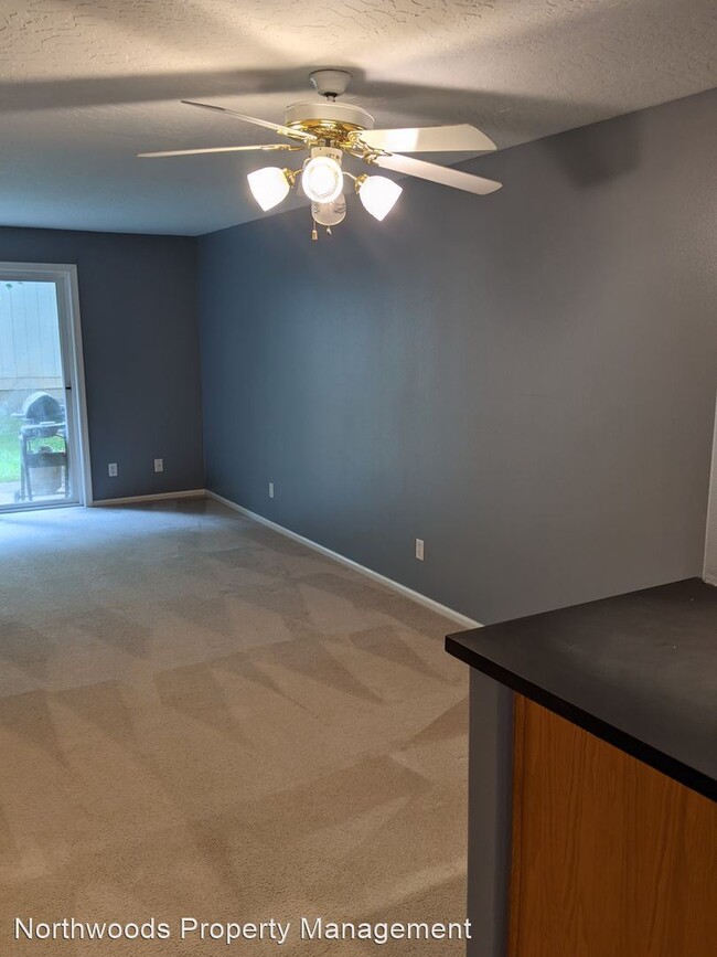 Building Photo - 2 br, 1.5 bath House - 1615 Oak Patch Road