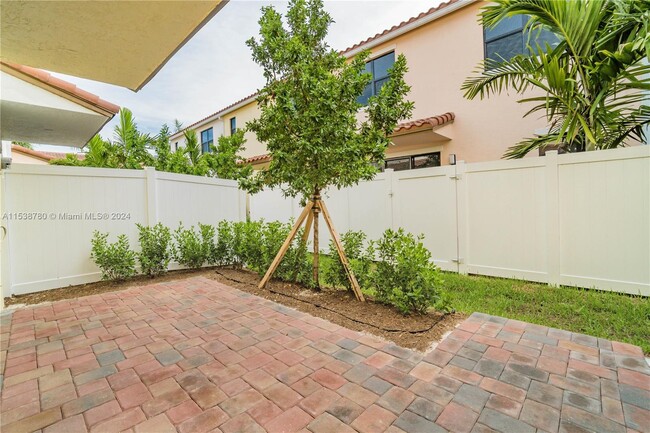 Building Photo - 118 NW 209th Way