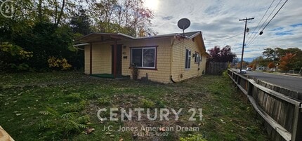 Building Photo - 471 SW I St