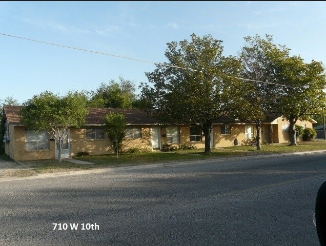 Primary Photo - 710 W 10th St