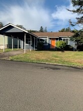 Building Photo - 921 Alameda Ave