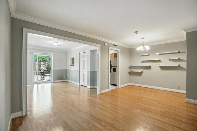 Building Photo - 2270 Madison Rd