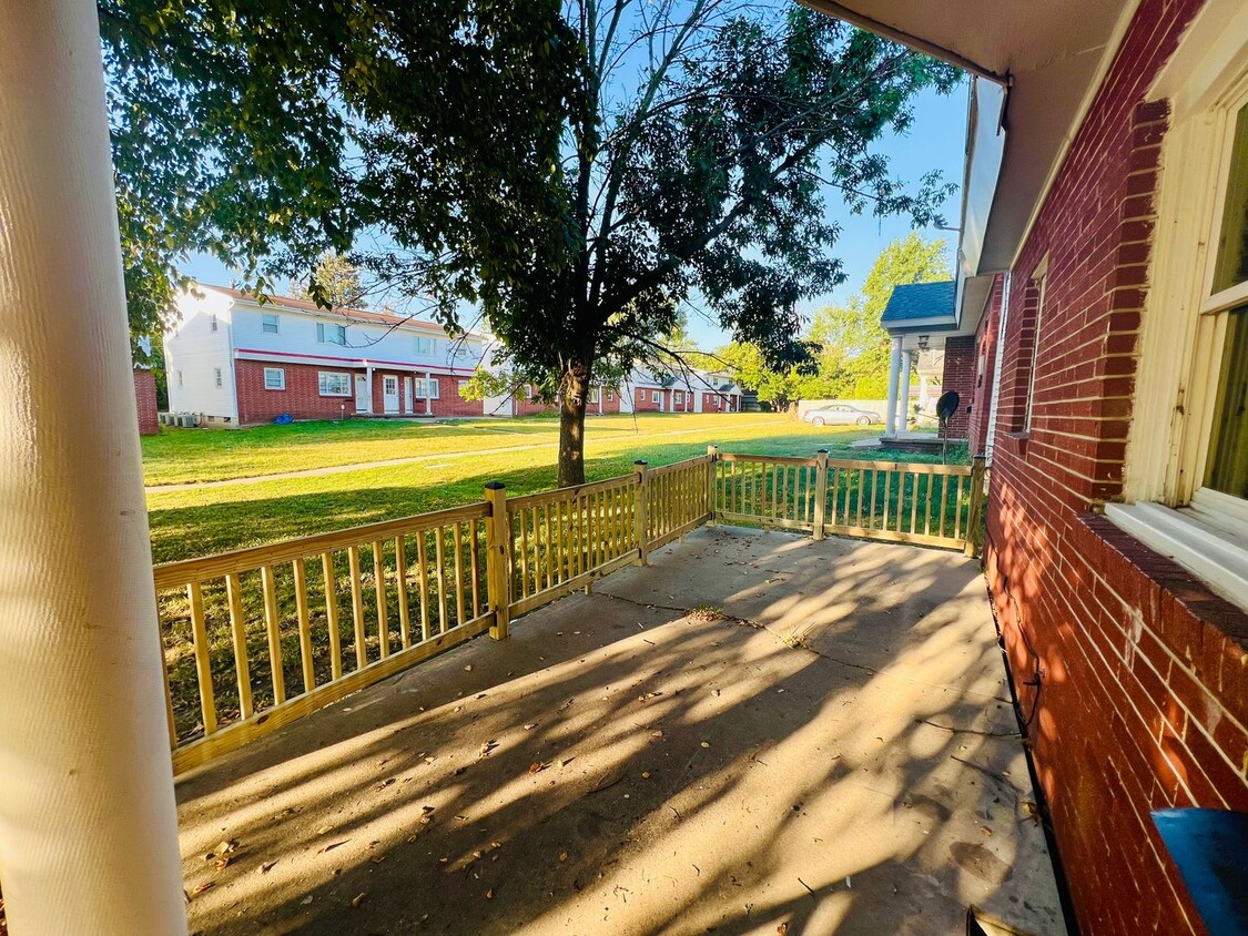 Primary Photo - 238 Palmer Dr