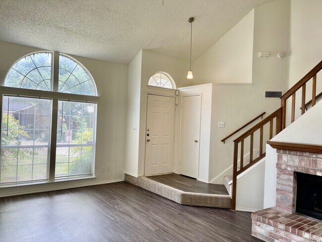 Foto del edificio - Nice 2 Story Home in Arlington ISD