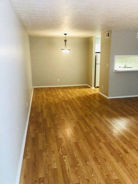 Foto principal - 514 River Mill Cir