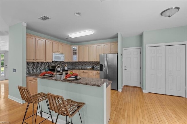 Building Photo - 232 Suri Dr