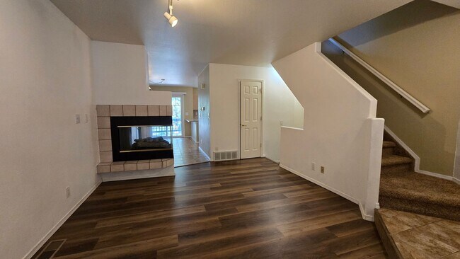Building Photo - 6048 Colony Cir - Rockrimmon -  3 Bed/ 3 B...