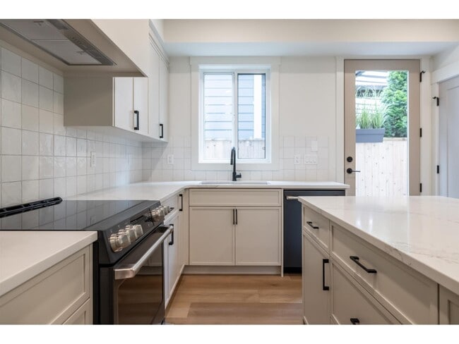 Building Photo - 23128-23196 96 Ave