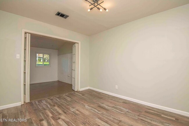 Foto del edificio - 481 Broome Rd NW