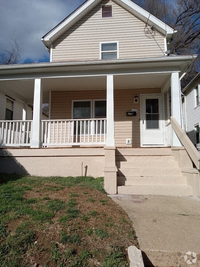 Building Photo - 319 Harrison Ave NW