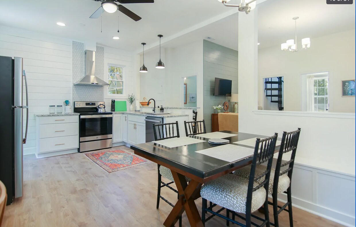 Foto principal - 459 Riverland Dr