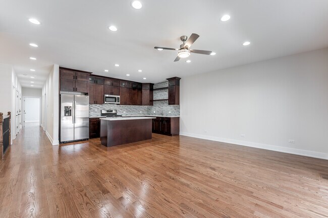 Foto del edificio - 3329 N Avers Ave
