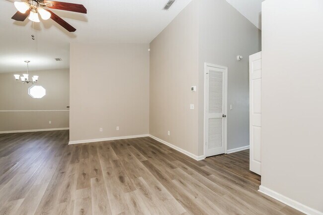 Foto del edificio - 1348 High Plains Dr S