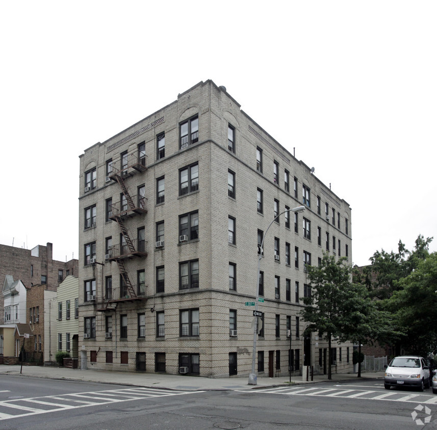 Foto principal - 3220 Perry Ave