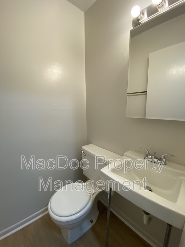 Building Photo - 813 Sledgehammer Dr