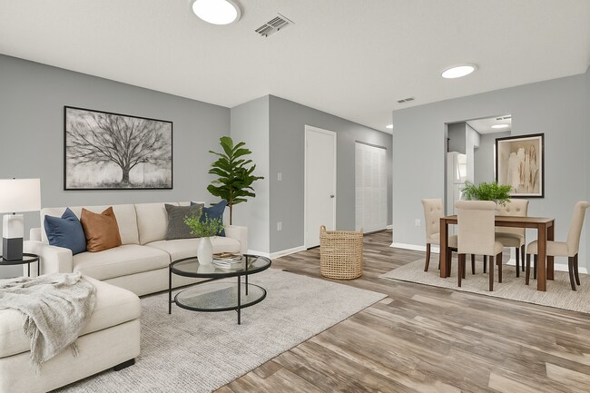 Foto del edificio - SPACIOUS 2 Bedroom 1.5 Bath Apartment