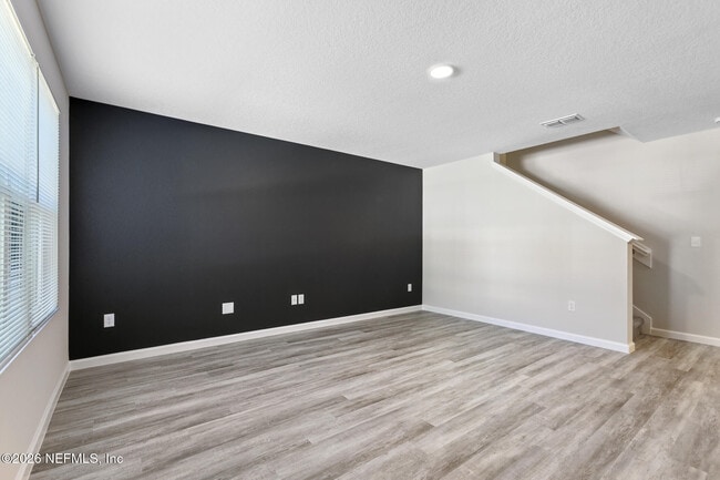 Foto del edificio - 8822 Eaton Ave