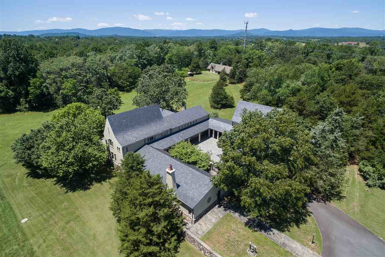 Primary Photo - 3114 Barracks Rd